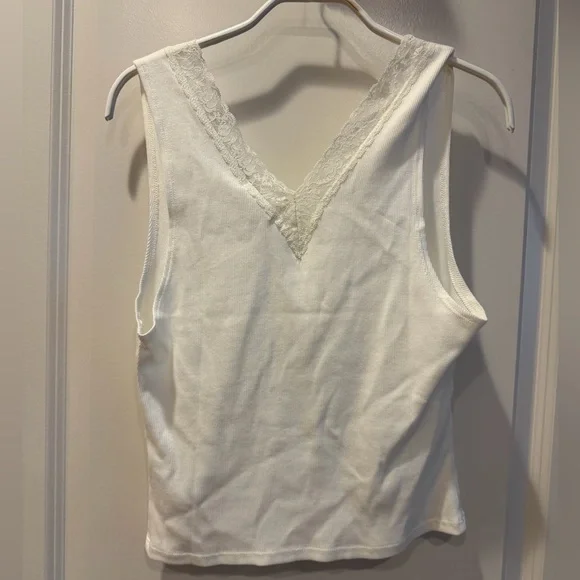 Reformation Lea Knit V-Neck Tank - Picture 3 of 4